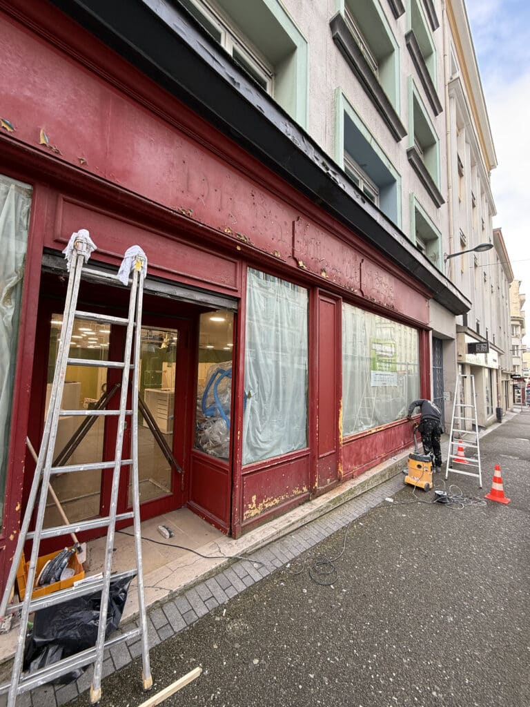 Ravalement-commerce-ville-brest-_-avant-3.jpg